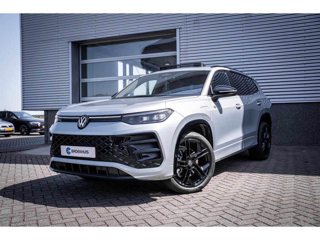 Volkswagen Tayron 1.5 eHybrid 272 PK R-Line Edition | Achterbank verwarmd | Achteruitrijcamera (Rear View) | Adaptieve onderstelregeling (Dynamic Chassis Control Pro)