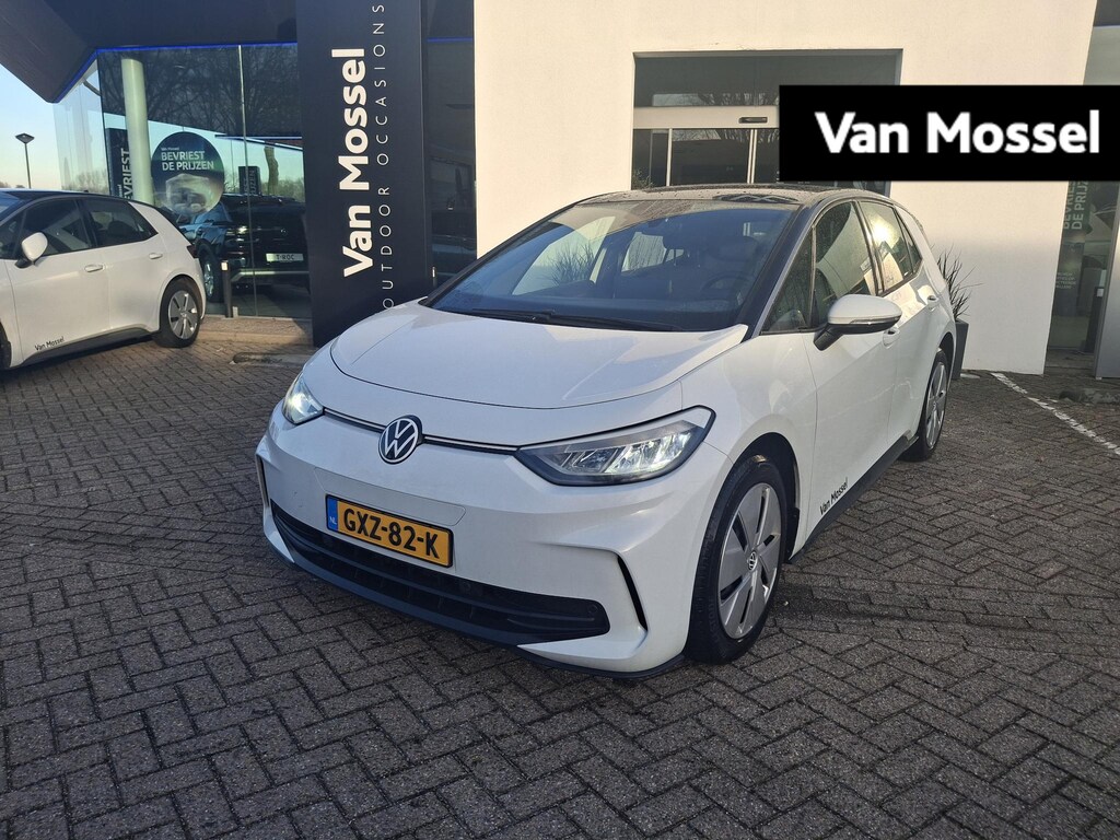 Volkswagen ID.3 Pure Oranje Edition 52 kWh 170 PK | EM | Parkeersensoren | Apple Carplay | Android Auto | LED | Adaptive Cruise Control | Keyless Go | Climate Control |