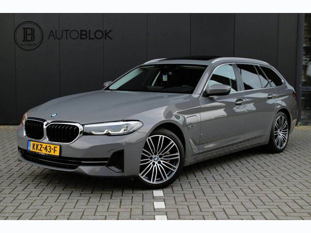 BMW 5-Serie 530e Business Edition Plus| Apple CarPlay | Panoramadak | Trekhaak |