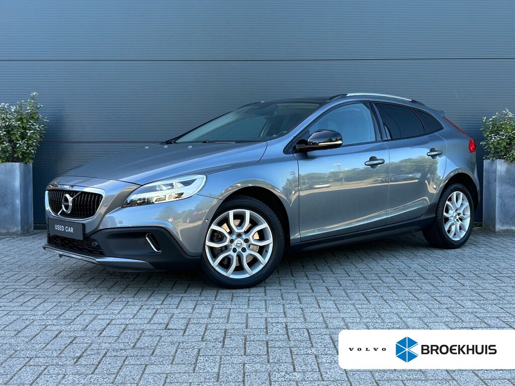 Volvo V40 Cross Country 1.5 T3 Polar+ Luxury | Panoramadak | Harman/Kardon | Camera | Keyless |