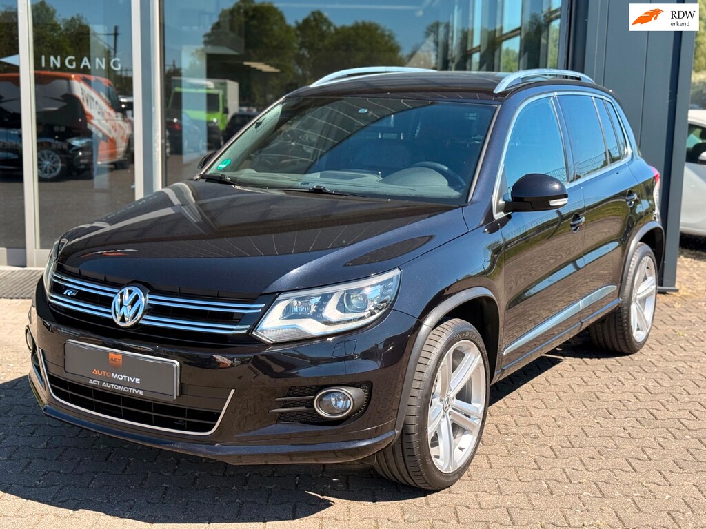 Volkswagen Tiguan 1.4 TSI R-Line Comfort / CarPlay / LED / Navi