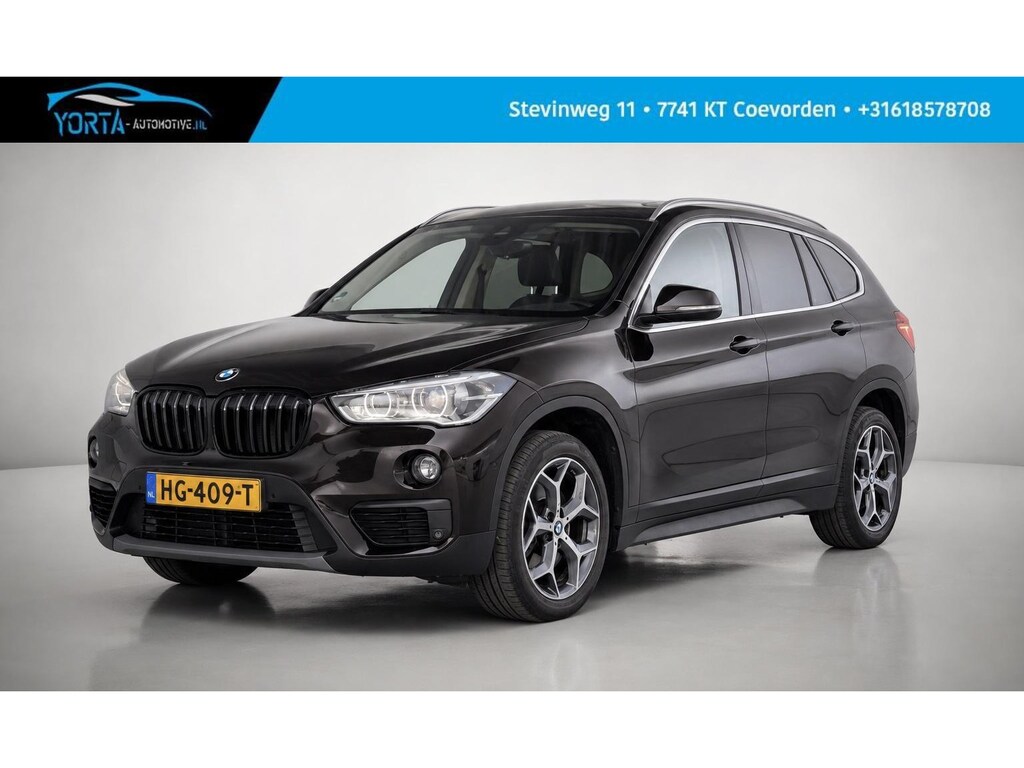BMW X1 sDrive20i AUTOMAAT*NL AUTO*AFN. HAAK*LEDER*STOELVERW*HEAD UP