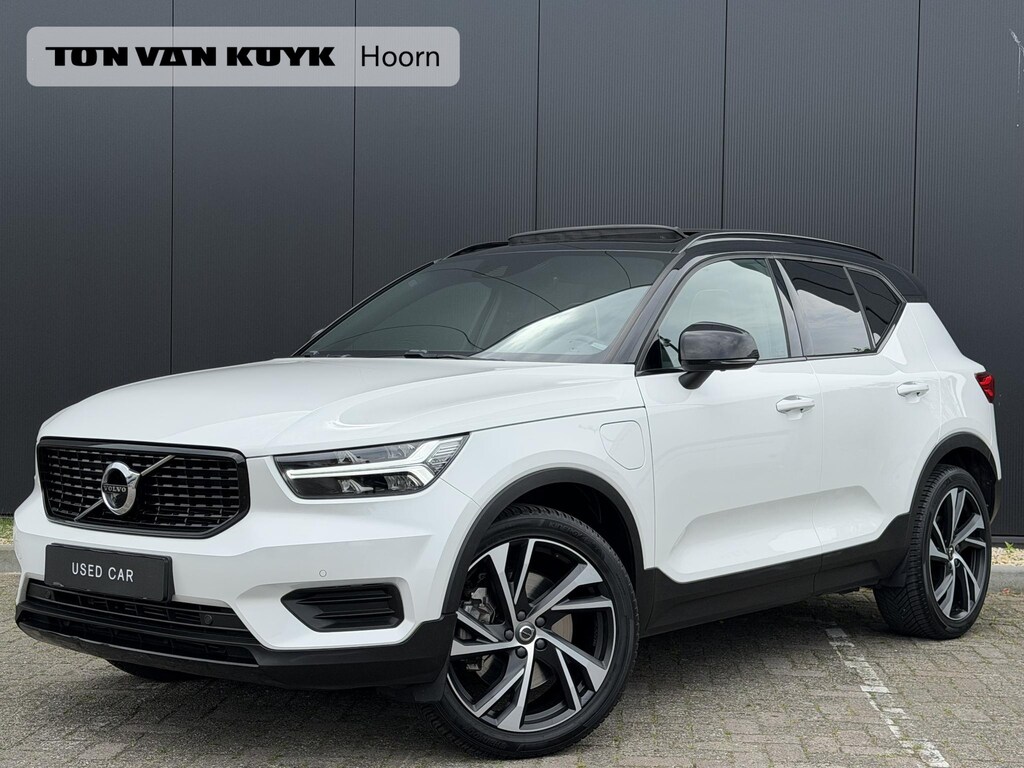 Volvo XC40 1.5 T5 Twin Engine R-Design intellisafe / schuifdak/ 360 camera/ harman kardon audio/ 20 inch/ extra getint glas