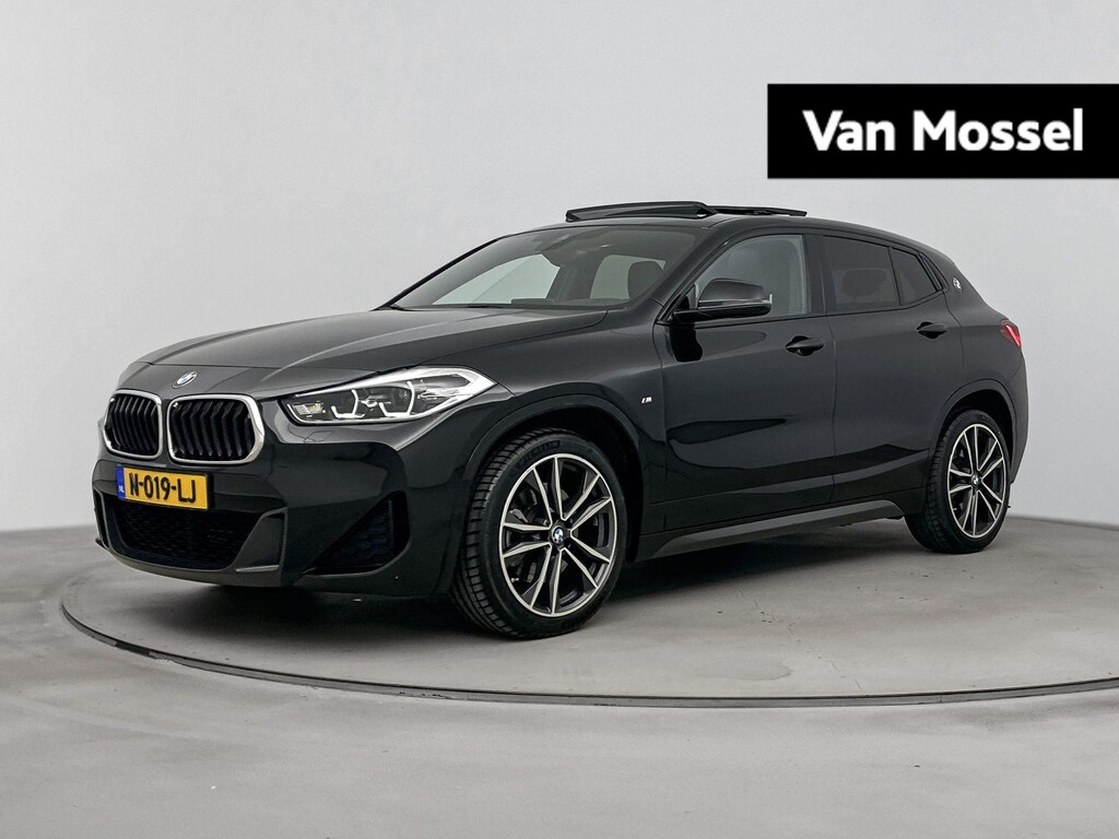 BMW X2 xDrive20i High Executive 178PK | M-Sport | Schuif-/Kanteldak | Adaptieve Cruise Control | Head-Up Display | Stoelverwarming | Elektrische Achterklep