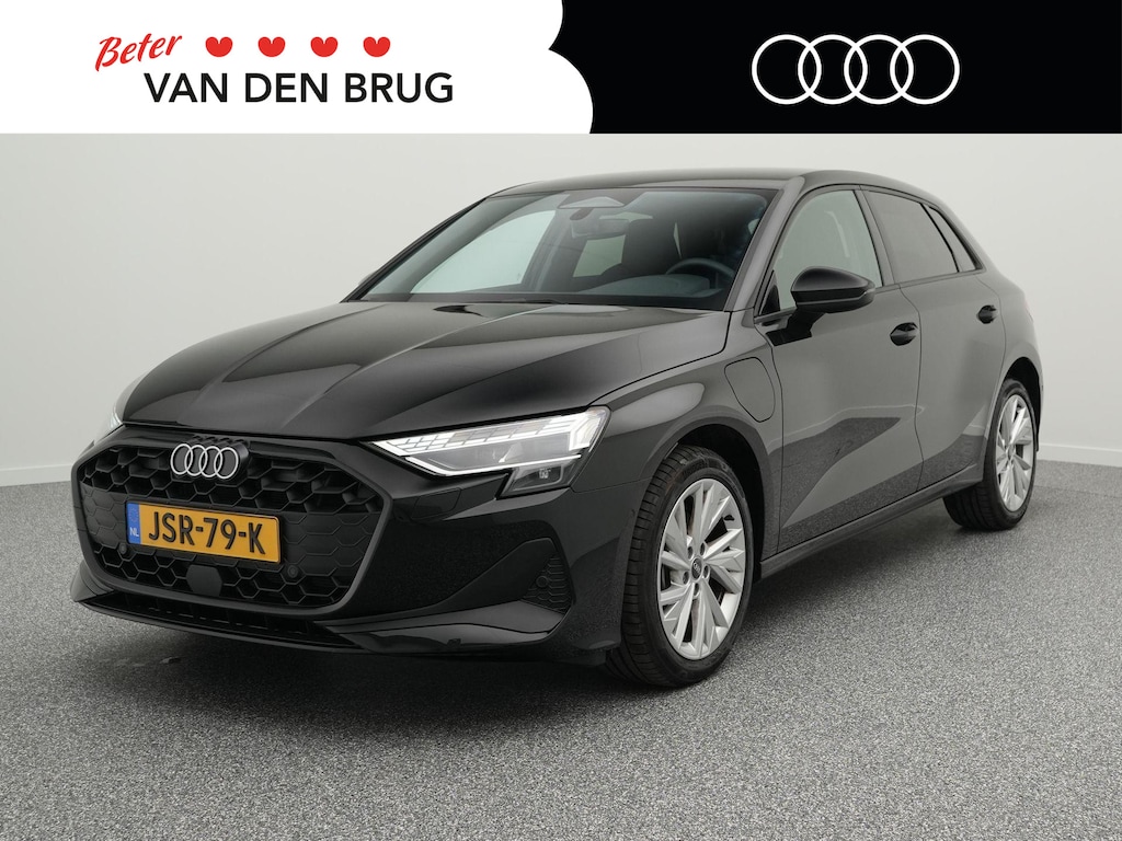 Audi A3 Sportback Pro Line 40 TFSI e 204 PK Sportback | LED koplampen | Navigatie Via Smartphone | getint glas achter | Lichtmetalen velgen | Sportstoelen | Dynamische knipperlichten |