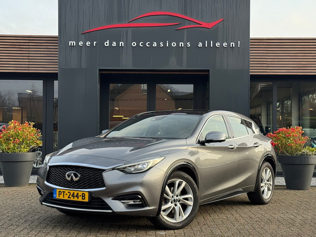 INFINITI Q30 1.6t 156 PK Luxe Nieuwstaat!