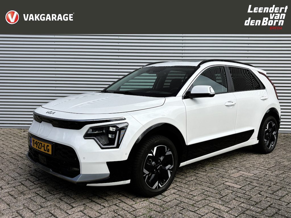Kia Niro EV ExecutiveLine 64.8 kWh | Automaat | 100% Elektrisch | Schuifdak | Leder | Navigatie | Camera | Harman Kardon | Cruise control adaptief  | Stoel en stuur verwarming en verkoeling | SOH 97,6%