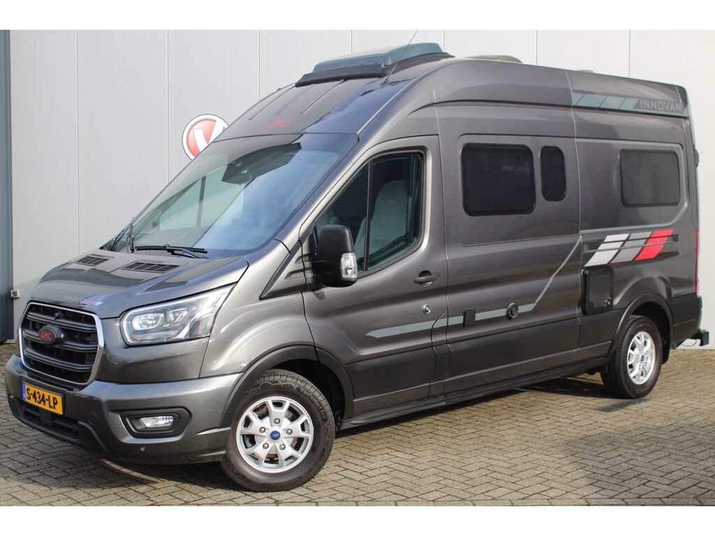 Ford C-Max LMC C590 'Innovan' Buscamper. Geniet van de vrijheid ! Geweldig mooie LMC buscamper ! V.v. de krachtige 170pk Ford dieselmotor. Airco, voorraamverw., Xenon verlichting, trekhaak, luifel, metallic lak, LM wielen, garage, camera, adapt. cruise cntrl, lane assist, koel-, vriesvak, toilet, kookgelegenheid etc.