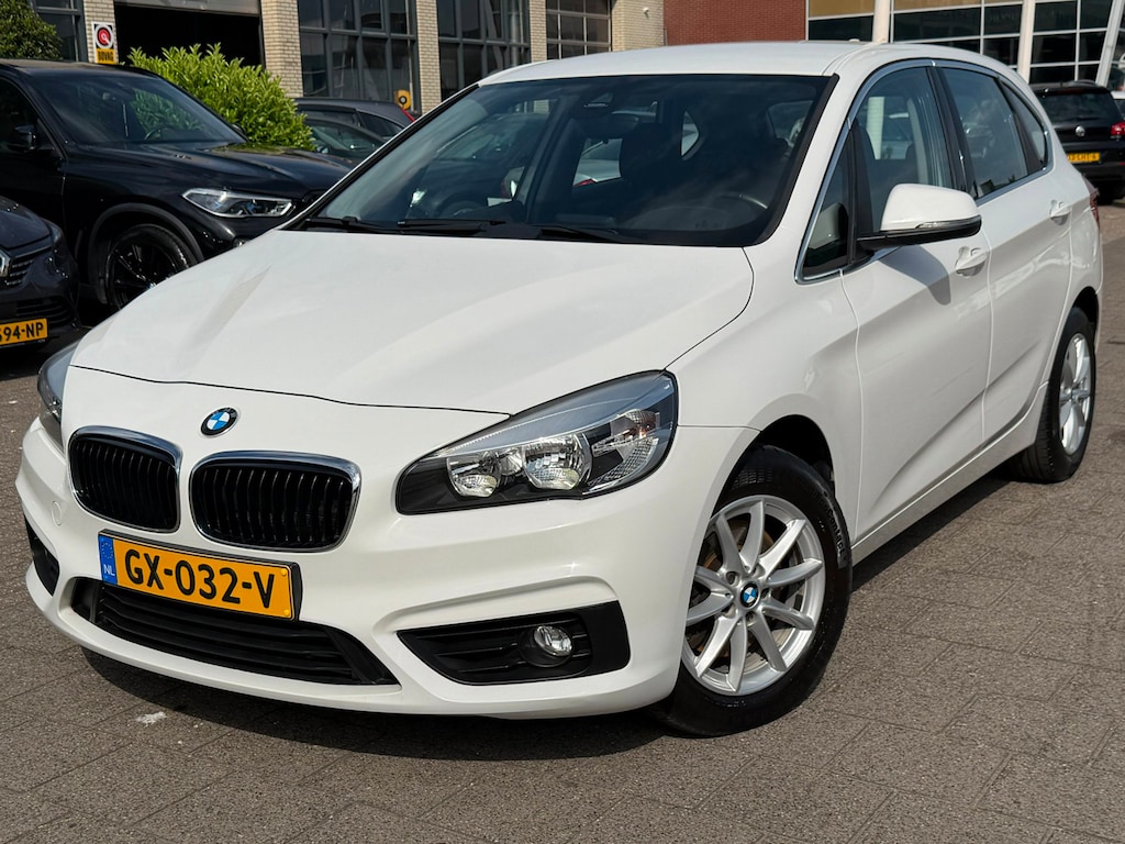 BMW 2-Serie Active Tourer 218i Essential / Trekhaak / Cruise control