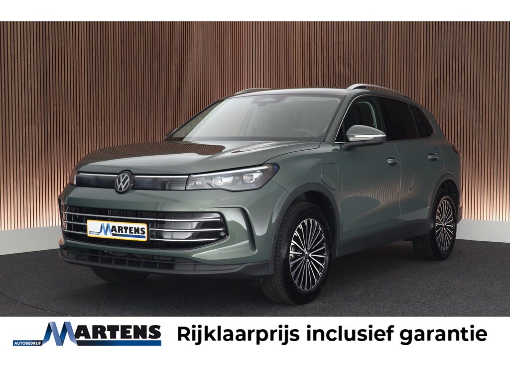 Volkswagen Tiguan 1.5 eHybrid 204pk Elegance Trekhaak Camera Stoelverwarming Keyless Virtual Cockpit Navigatie