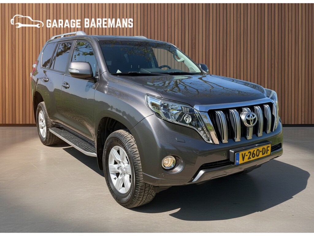 Toyota Land Cruiser 150 2.8 D-4D-F LX Window Van