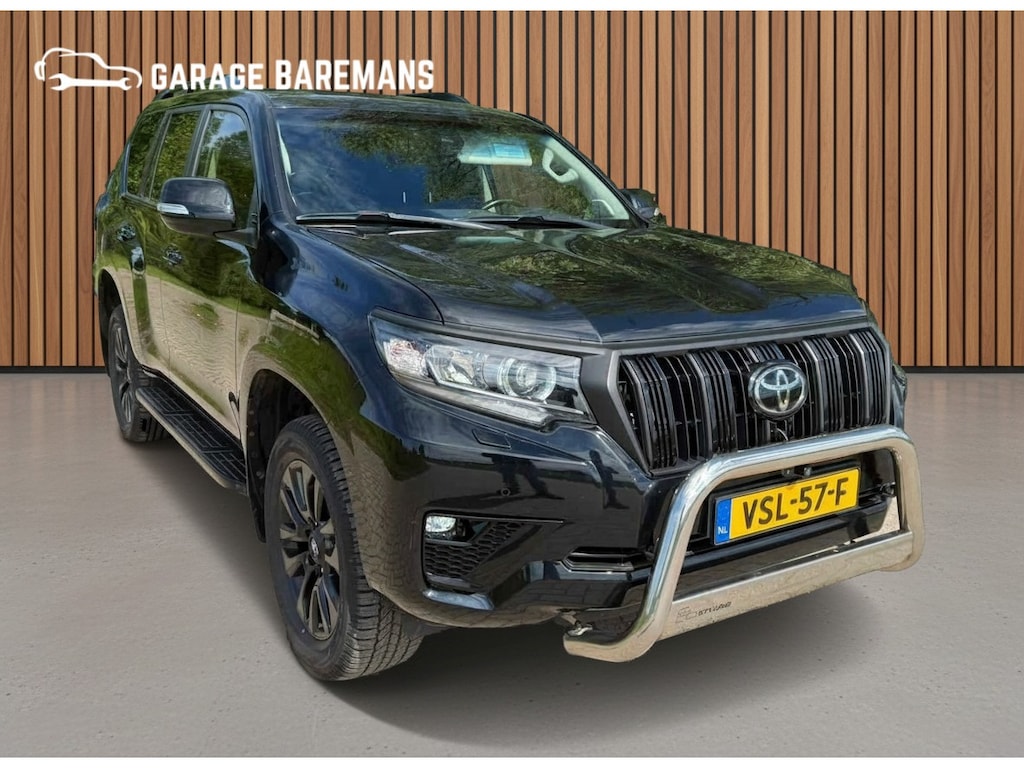 Toyota Land Cruiser 150 2.8 D-4D-F Professional Window Van