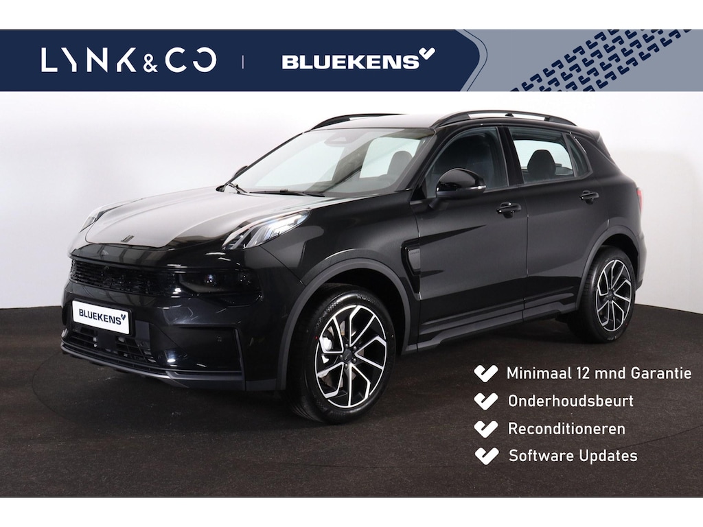 Lynk & Co 01 1.5 Core VOORRAAD ACTIE OP=OP - Parkeercamera achter - LED Koplampen met actieve grootlichtregeling - Buitenspiegels elektrisch inklapbaar en verwarmbaar - Verwarmde voorstoelen - 15,4 Inch display - Bekleding ECONYL - Apple Carplay & Android Auto - Achterbank 60/40 inklapbaar - ISOFIX - Dakrails - 19' LMV