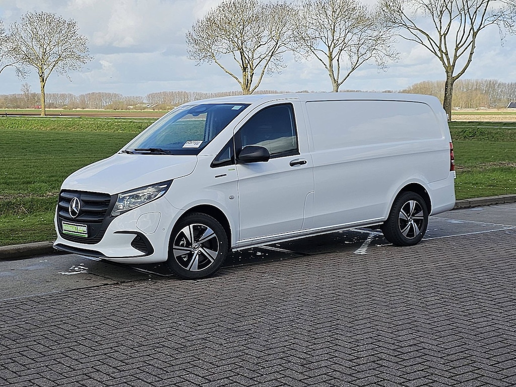 Mercedes-Benz eVito eVito 112 L2 60 kWh 112 60kWh 261Km WLTP Nieuw-Type MBUX Bumpers-Kleur LED Lm-Velgen 80kw-Snelladen