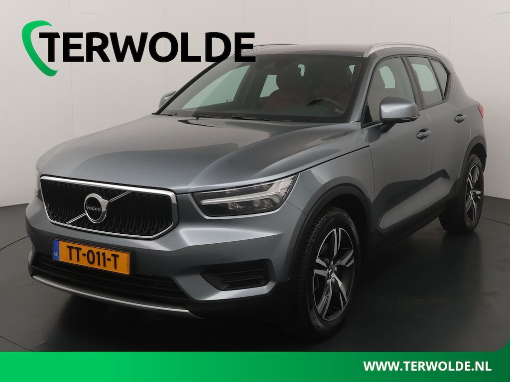 Volvo XC40 2.0 T4 Momentum | Trekhaak | Lederen Bekl. | El. voorstoelen | Parkeercamera |