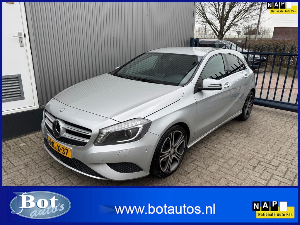 Mercedes-Benz A-klasse 180 Edition XENON / TREKHAAK / CRUISE CONTROL / AIRCO / SENSOREN V+A / LMV