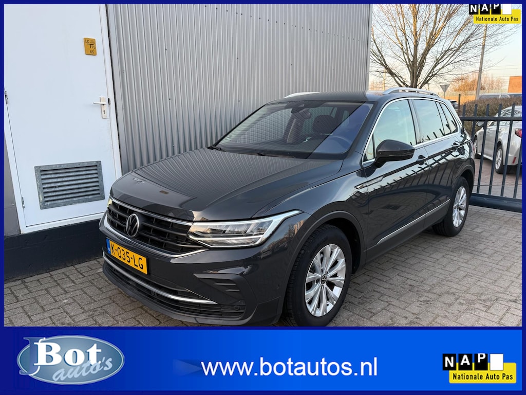 Volkswagen Tiguan 1.5 TSI Life Business / AUTOMAAT / 1E EIGENAAR / VIRTUAL DISPLAY / TREKHAAK / NL-AUTO / NAVIGATIE / ECC / CRUISE