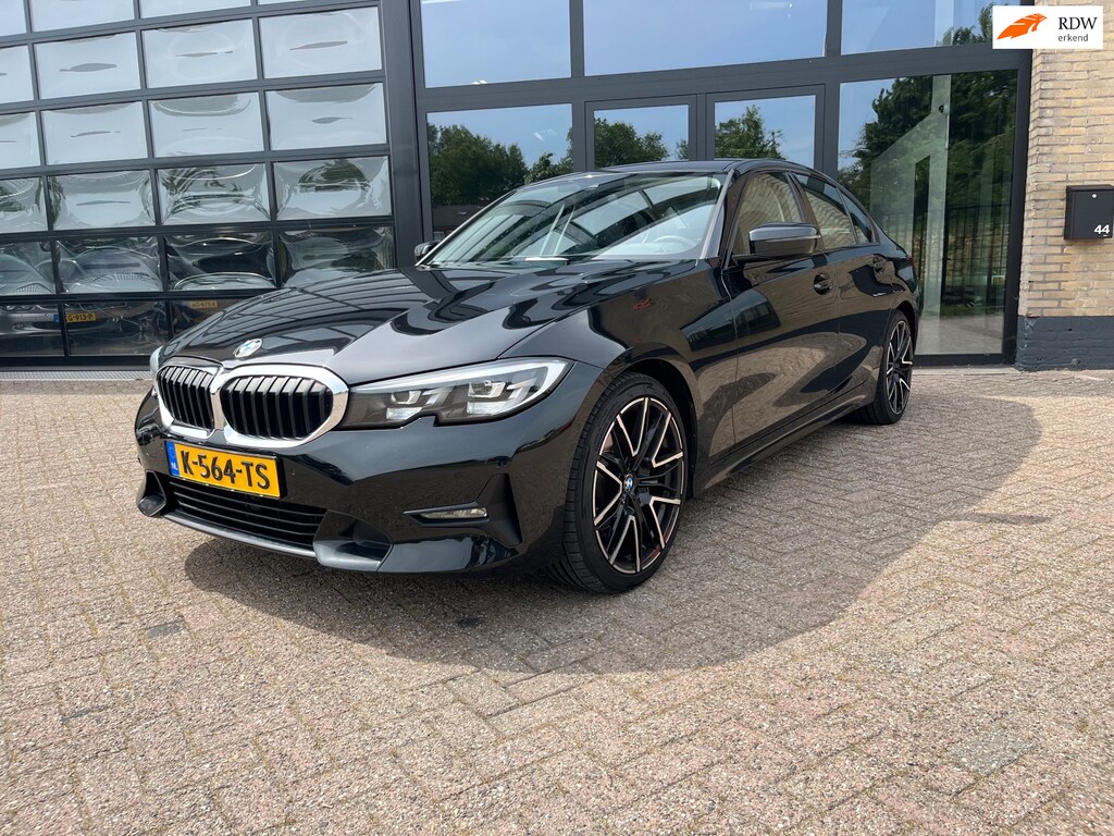 BMW 3-Serie 320i High Executive, Automaat, Dealer Onderhouden