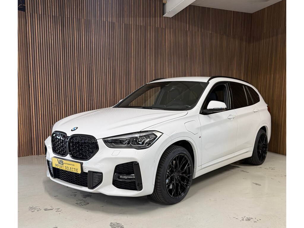 BMW X1 XDrive25e High Executive - M Pakket - HUD - nieuwstaat
