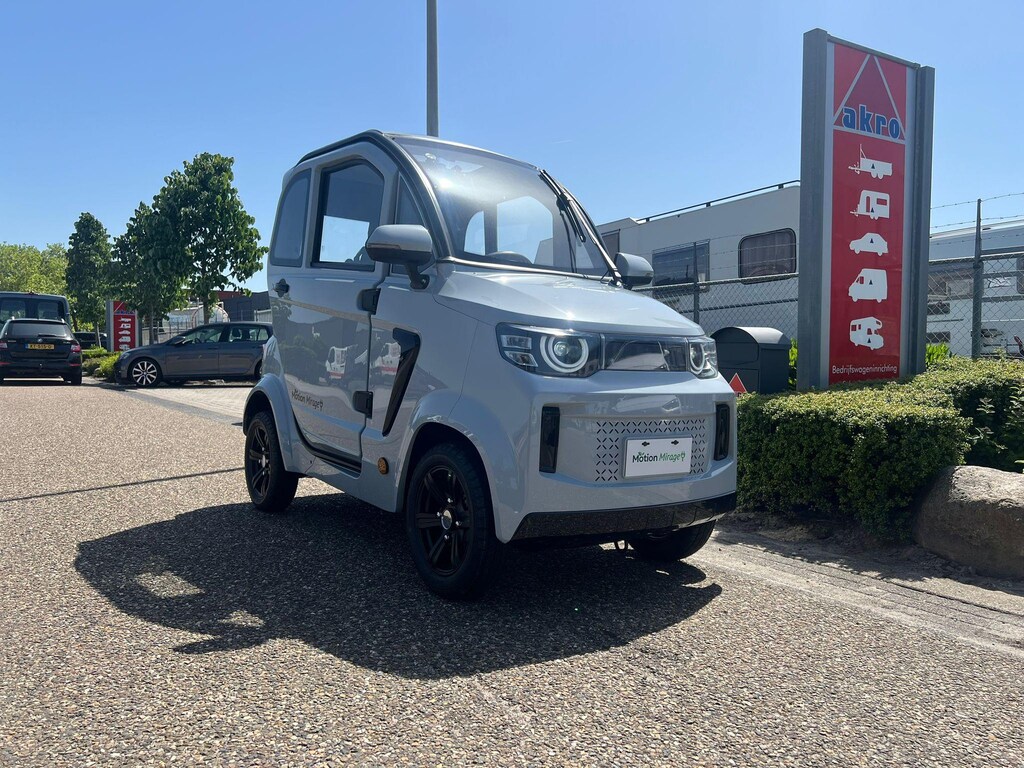 Motion Mirage | NIEUW | Camera | Airco | Elektrische Ramen | Elektrisch | 110 km bereik | Geen Rijbewijs Vereist | Lithium 60V / 100Ah