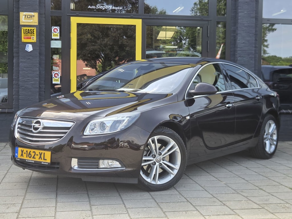 Opel Insignia 1.6 T Cosmo limousine hb | Stoelverwarming | Apple Car | Android Auto | Full Map Navi | Leder Bekl
