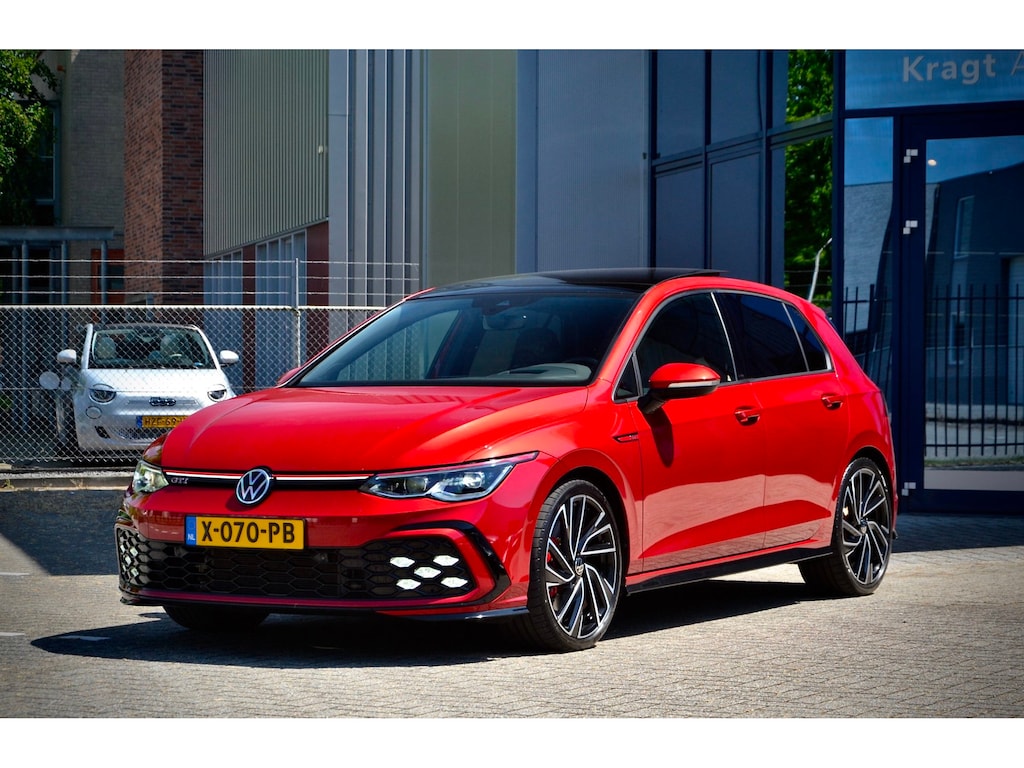 Volkswagen Golf 2.0 GTI / NL Auto / 1e Eigenaar / Pano / Adaptief onderstel / IQ light / 19" L.M.
