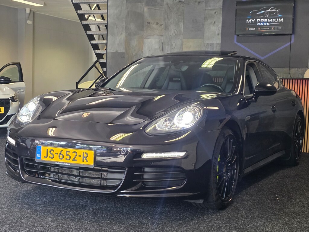Porsche Panamera Porsche Panamera S 3.0 E-Hybrid Facelift | Dealer Onderhouden | Schuifdak | Bose | Luchtvering | Memory
