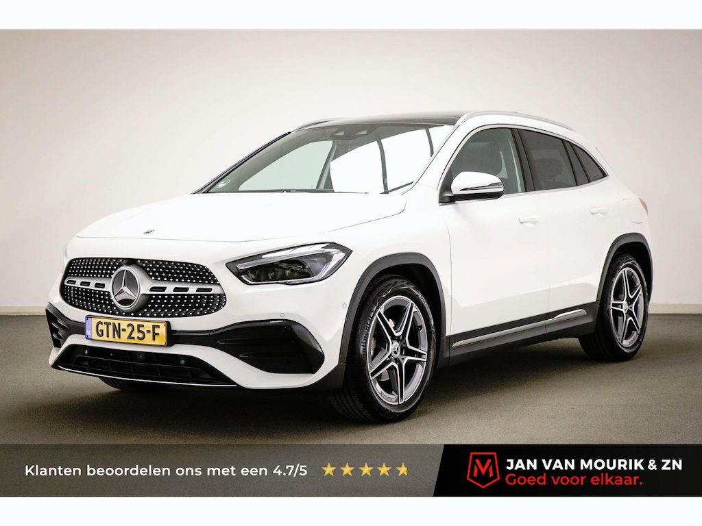 Mercedes-Benz GLA 180 AMG Line | PANORAMADAK | HALF LEDER | STOELVERWARMING | APPLE