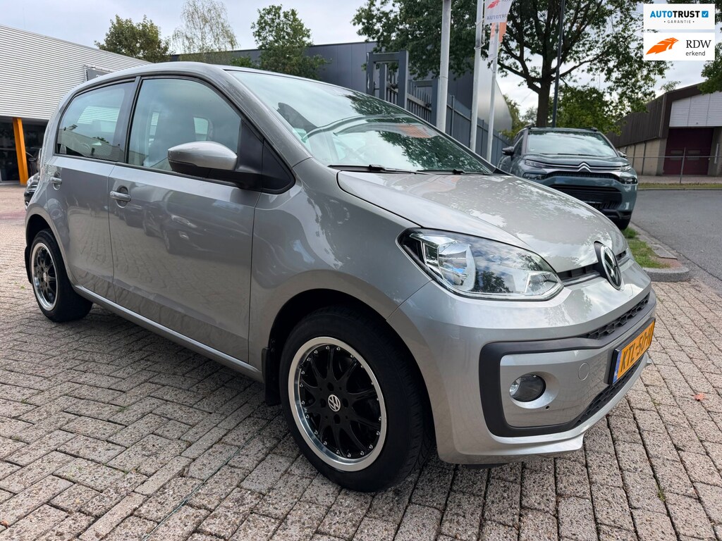 Volkswagen Up! 1.0 high up! R-Line 5 deurs, camera, clima, cruise controle, elec pakket, stoel verwarming, 1e eigenaar