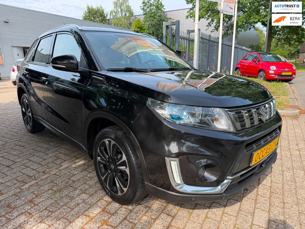 Suzuki Vitara 1.0 Boosterjet Stijl automaat, panorama, cruise, elec pakket leder, camera, navi, pdc , nwe apk 81.032 km
