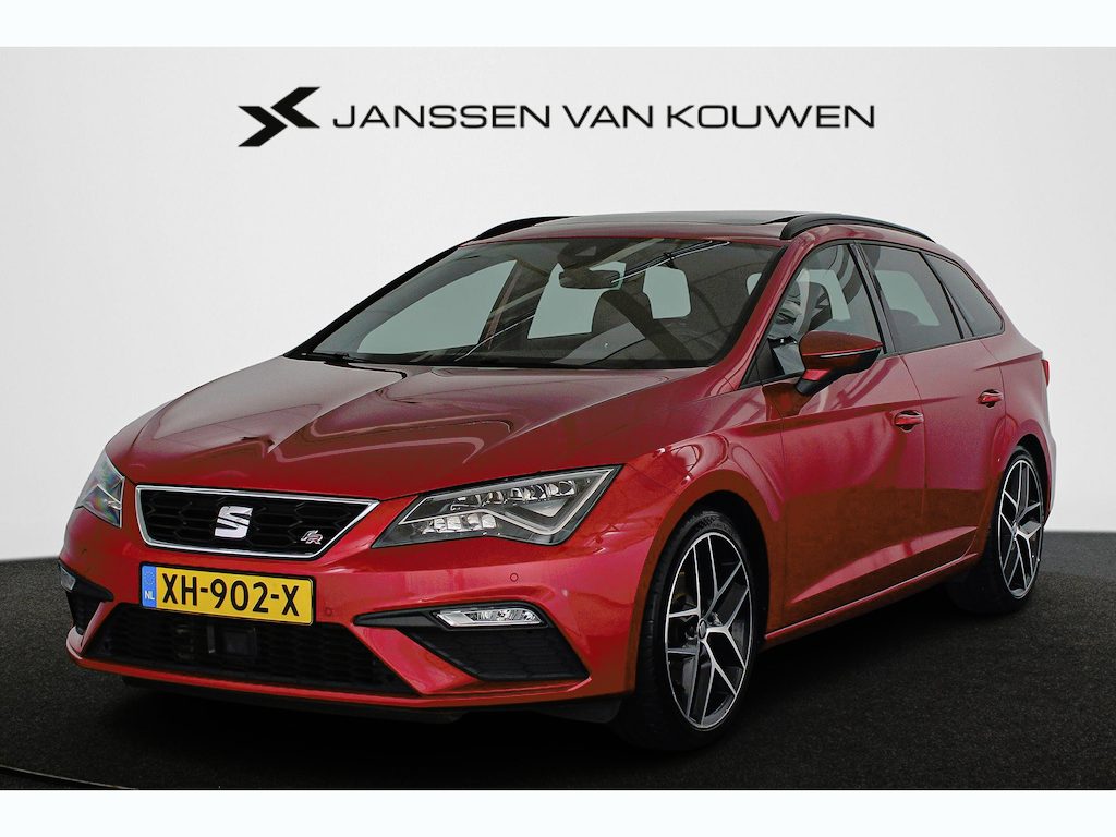 SEAT Leon ST 1.5 TSI FR Business Intense Panoramadak Camera Trekhaak afneembaar