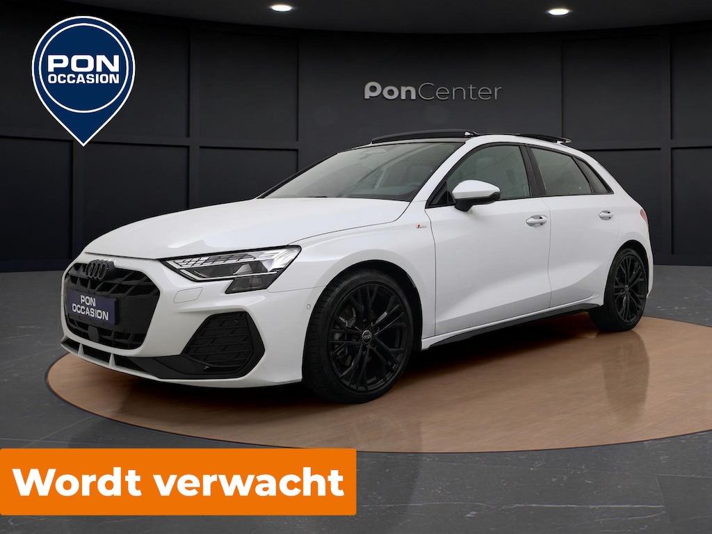 Audi A3 Sportback 35 TFSI S-line | Pano Dak | Camera | SONOS Audio | ACC | Side Assist | Stoelverwarming | 18'' |