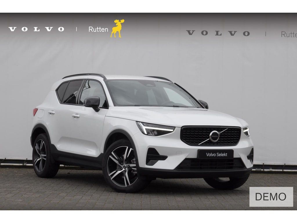 Volvo XC40 B4 211PK Automaat Plus Dark / Adaptive cruise control / Elektrische stoelen / Harman Kardon audio / Pilot assist / BLIS / Stoel en stuur verwarming / Elektrische achterklep / Parkeersensoren met camera / Google infotainment