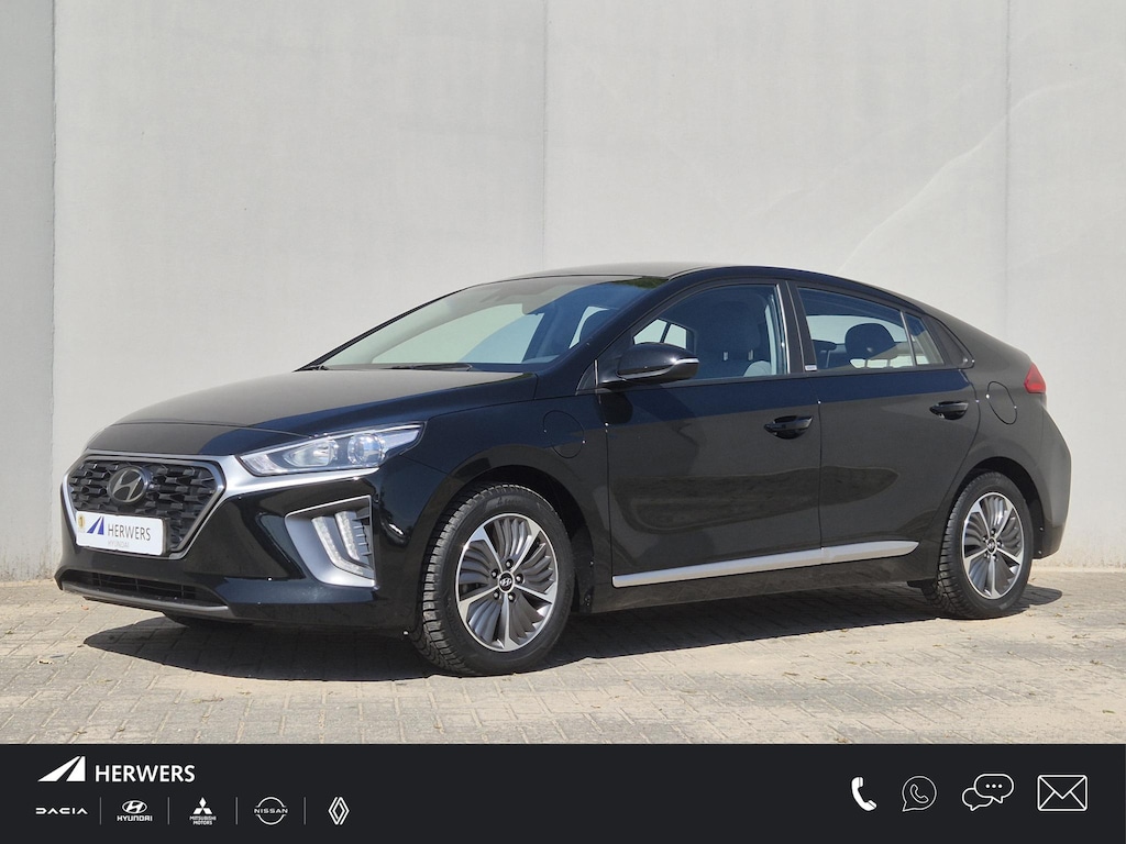 Hyundai Ioniq 1.6 GDi PHEV Comfort / SOH 95.9% / All season banden / Stuur- & Stoelverwarming / Navigatie via Apple Carplay of Android Auto / Achteruitrijcamera / Cruise control / Parkeersensoren achter / Climate control /