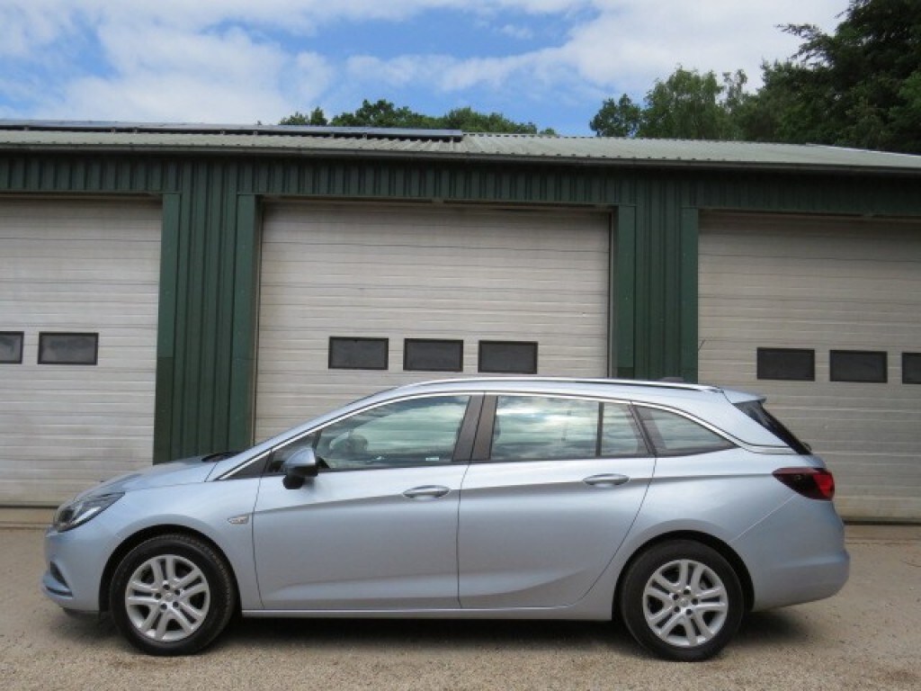Opel Astra 1.0 Online Edition Sports Tourer
