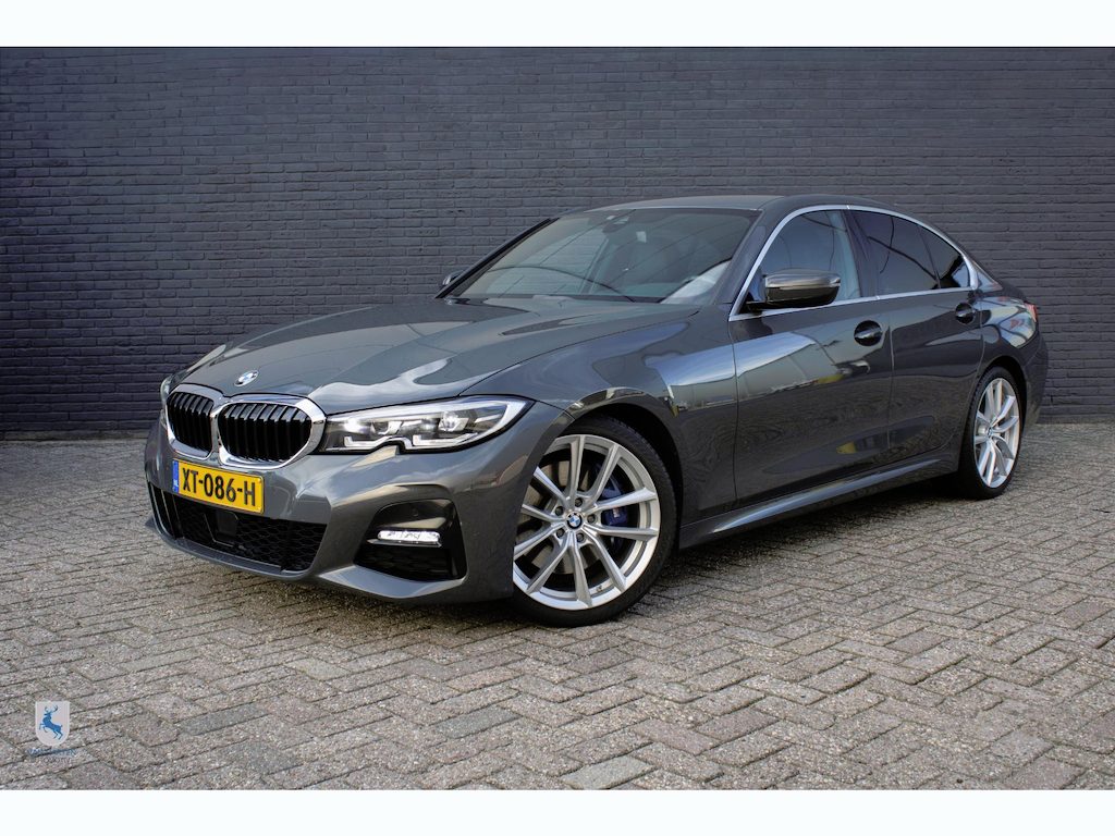 BMW 3-Serie 330i High Executive Edition M-sport / Dravit Grau / Head-up / 19'' Breyton / Elek. Trekhaak