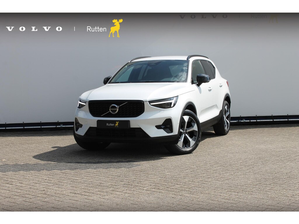 Volvo XC40 B3 177PK Automaat Plus Dark Google infotainment / Draadloos telefoon opladen / Elektrisch bedienbare bestuurdersstoel met geheugen / Adaptieve Cruise Control