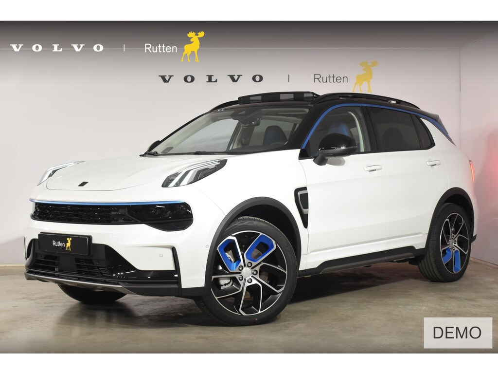 Lynk & Co 01 262PK Automaat / 360 Camera / Adaptieve cruise control / Glazen schuif-kanteldak / Elektrische stoelen met geheugenfunctie / Stoelverwarming / Elektrische achterklep / Climate control / Parkeersensoren V+A / 20"velgen / Keyless entry /