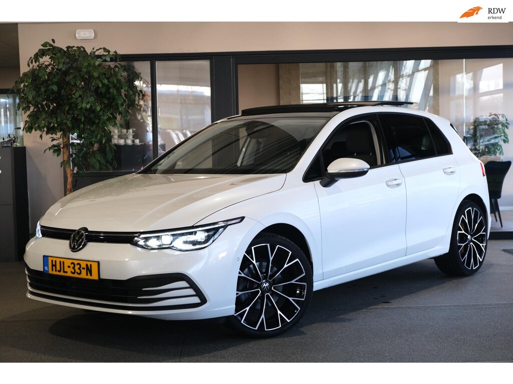 Volkswagen Golf 8 1.5 eTSI DSG Pano Led Navi ACC HUD CAM PDC Dodehoek Trekhaak
