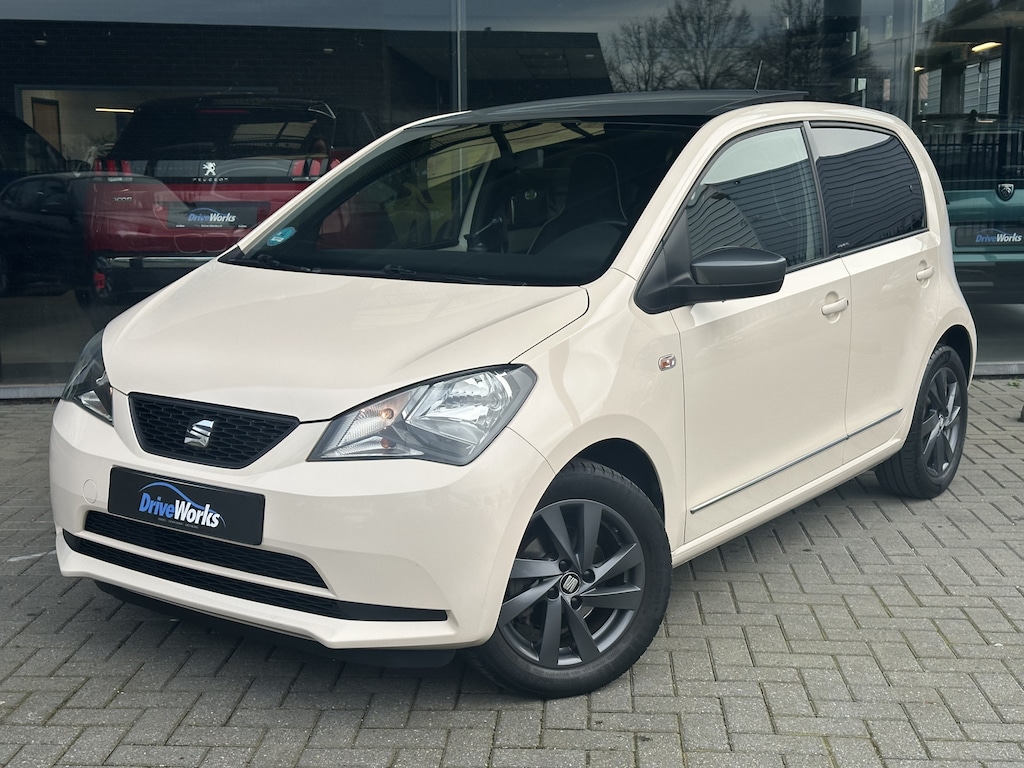 SEAT Mii 1.0 Mii by Mango | Alcantara | Panorama | Leer |  Interesse, Proefrit? Bel of app met: 06-24282842 / 06-42130156