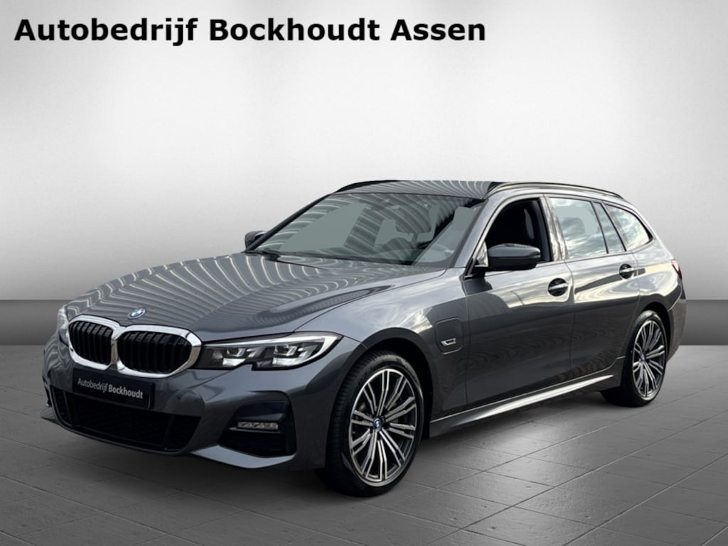 BMW 3-Serie Touring 330e xDrive M-Sport Pakket | Stoel- & Stuurverw. | Apple CarPlay