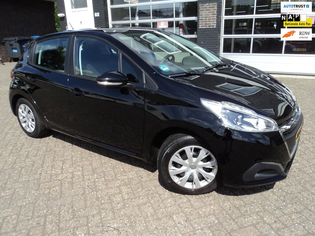 Peugeot 208 1.2 PureTech Blue Lion Cruise Navi Trekhaak
