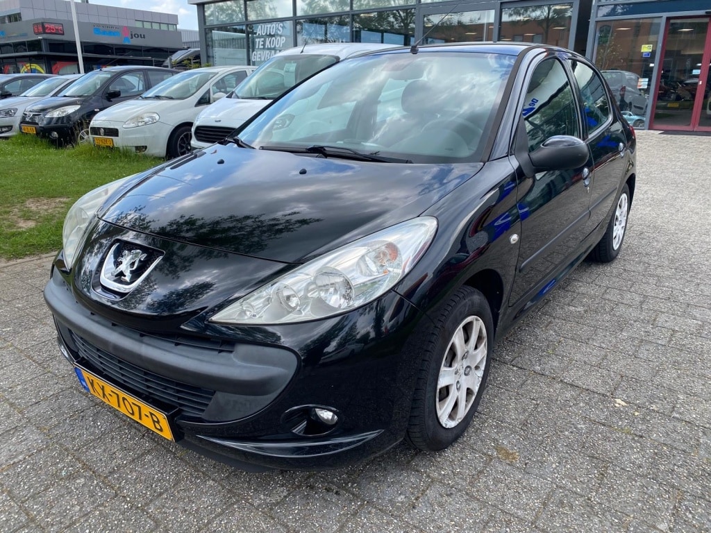 Peugeot 206+ 1.1 XR AIRCO NW APK BJ 2011 !!!