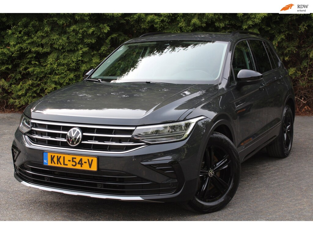 Volkswagen Tiguan 2.0 TSI 4Motion Urban Sport 190PK Automaat | Parkeercamera | Apple/Android Carplay | Stoelverwarming