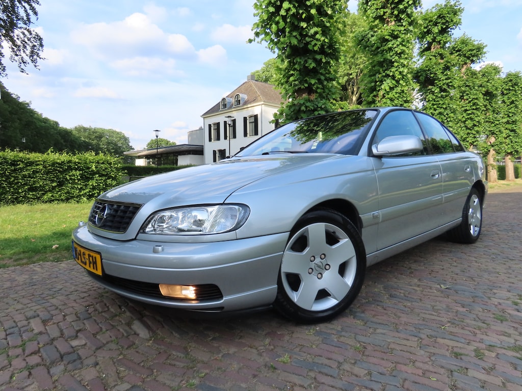 Opel Omega 3.2i V6 Executive 218 PK !!! ***NL Auto***Youngtimer***Automaat***Leer Ecc Cruisecontrol Stoelverwarming Xenon Pdc Remus Uitlaat LM Velgen Trekhaak