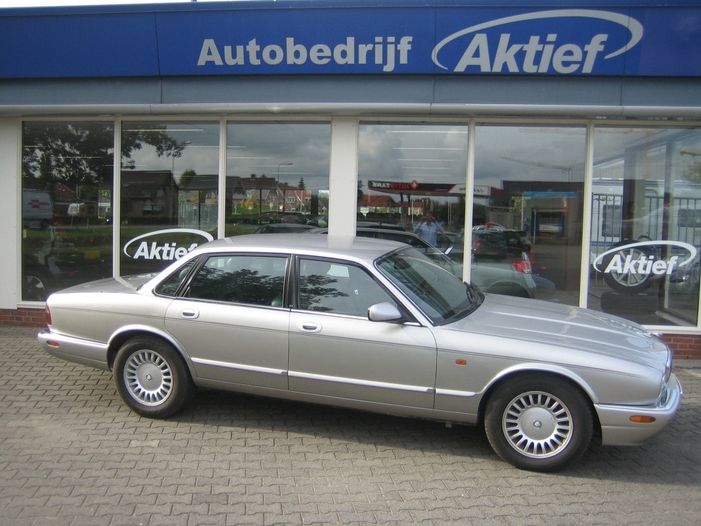 Jaguar XJ XJ 3.2 V8 EXECUTIVE