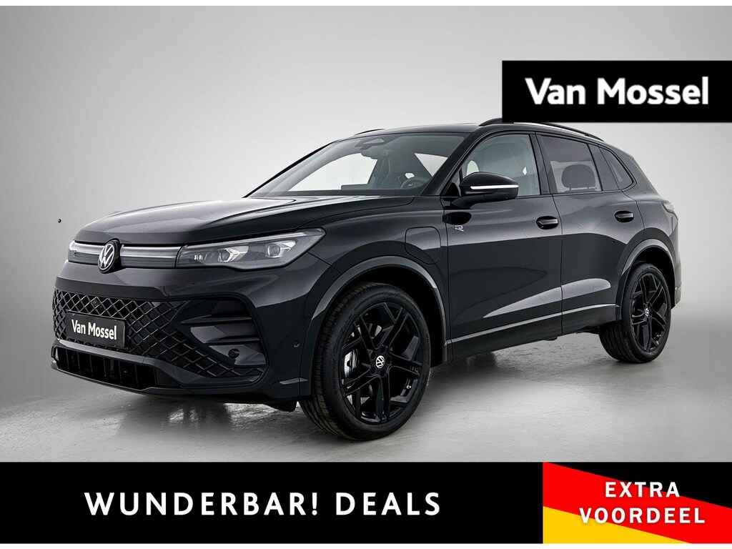 Volkswagen Tiguan 1.5 eHybrid R-Line Edition 204 PK Plug in Hybride | Panoramadak | Black Style | Apple Carplay | 360 Camera | Stoelverwarming | Navigatie | Achterklep elektrisch | Keyless Access | Head-Up display | Android Auto | Stuurverwarming | IQ Lights | Ruiiten getint | 20" Lichtmetalen velgen |