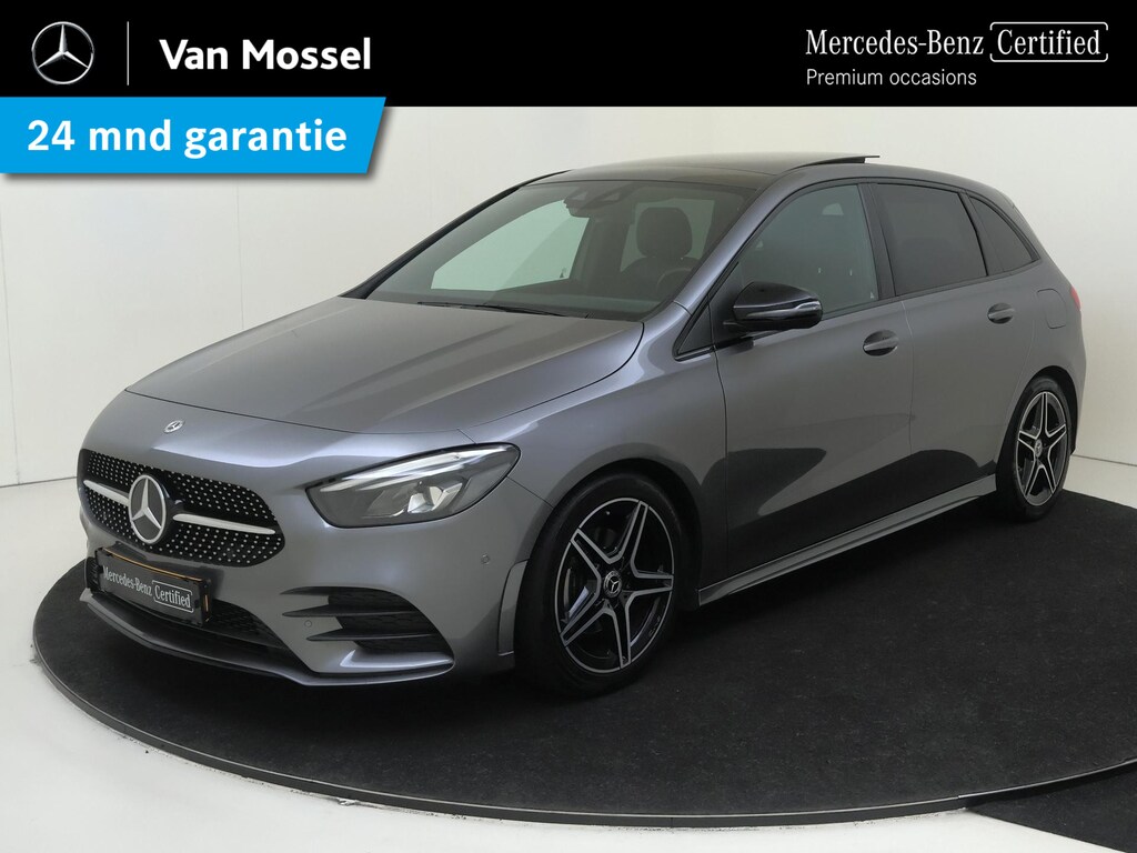 Mercedes-Benz B-klasse 180 Business Solution AMG / Panorama-dak / Night-Pakket / Achteruitrijcamera /