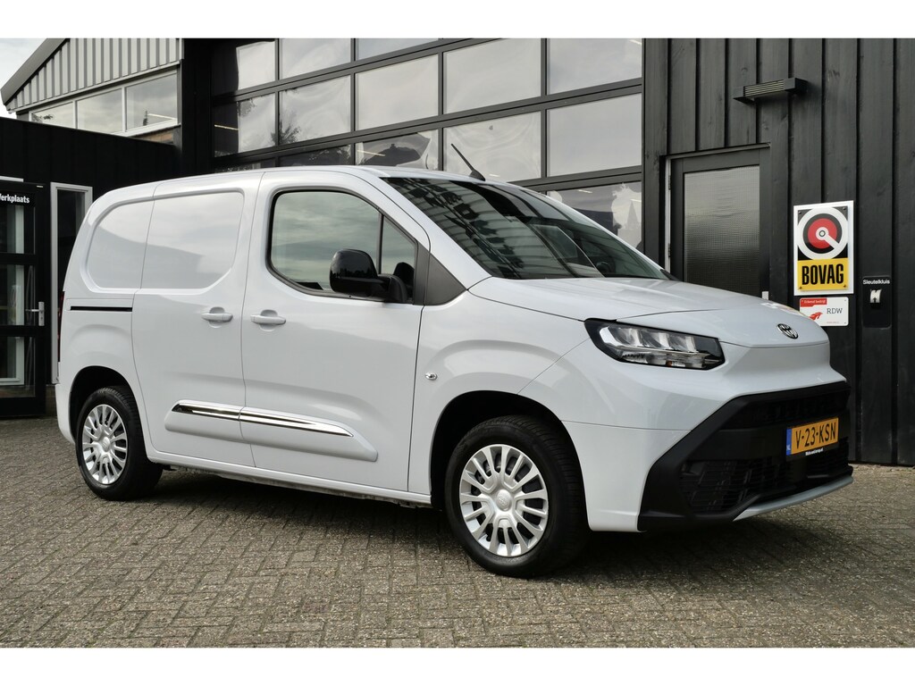 Toyota ProAce City 1.5 D-4D L1 Challenger+ | Dealer Onderhouden  | 3-Zits | Carplay | Virtual | Trekhaak