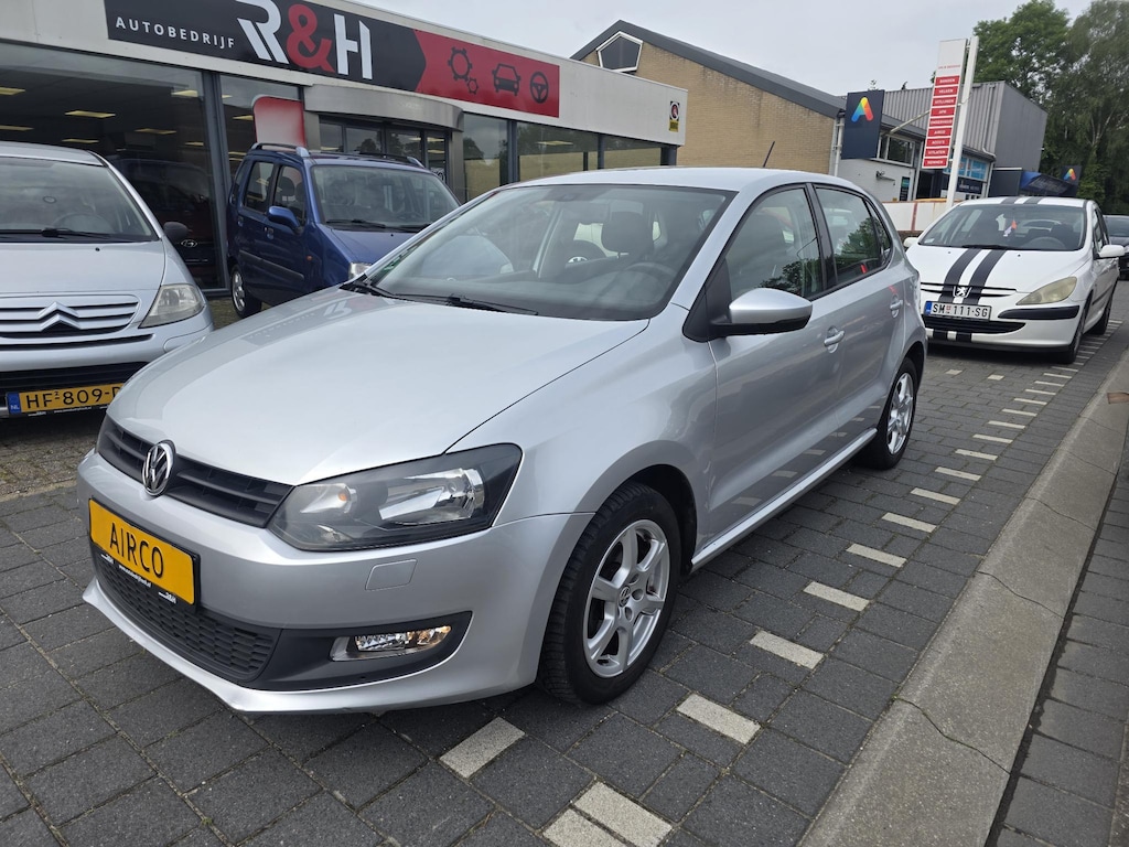 Volkswagen Polo 1.2 Easyline 5 deurs, airco, navigatie, stoelverwarming, sportvelgen